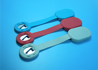 Hardware and silicone how to bond